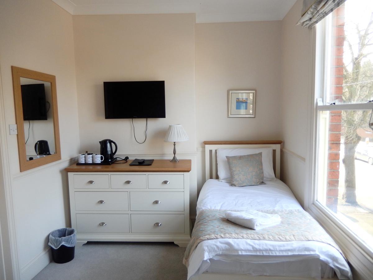 Newport Guest House Lincoln Bagian luar foto