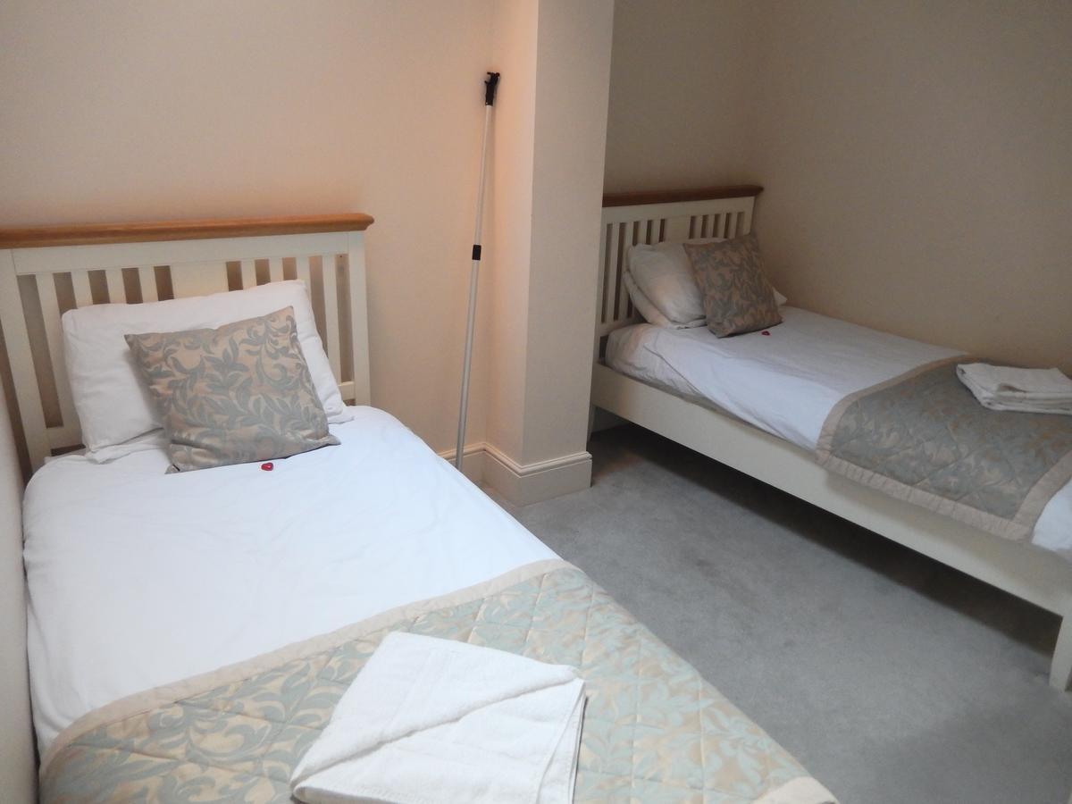 Newport Guest House Lincoln Bagian luar foto